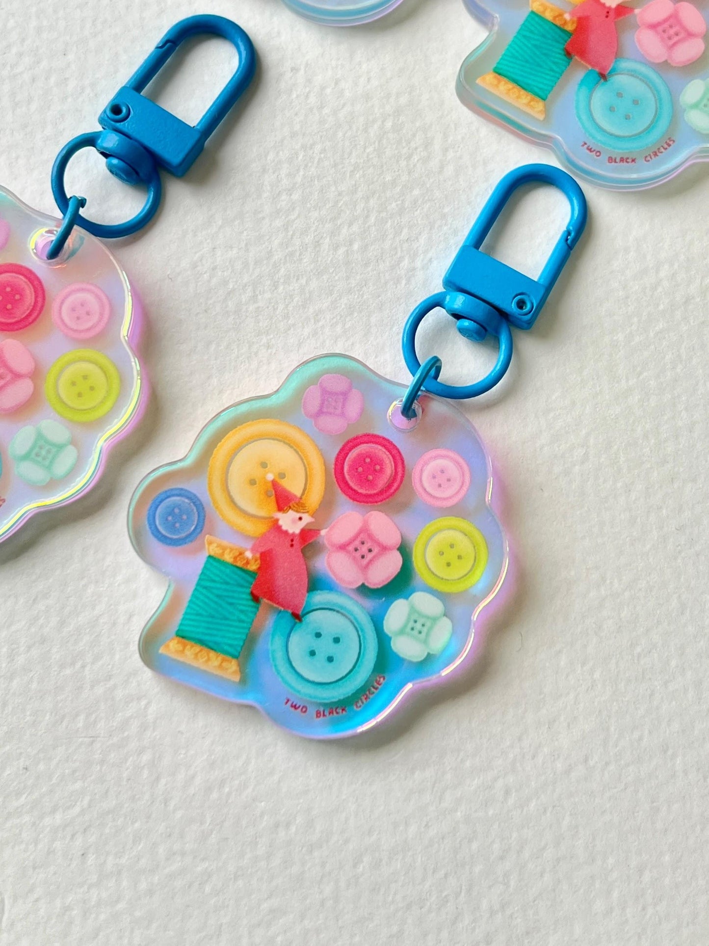 [Pre-order] Button and Little Elf Laser Acrylic Keyring