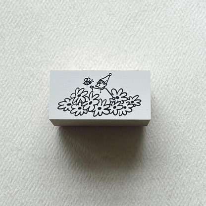 [Pre-order] 'Hide and Seek Series' Flowers and Bee Stamp