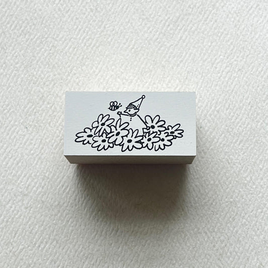[Pre-order] 'Hide and Seek Series' Flowers and Bee Stamp