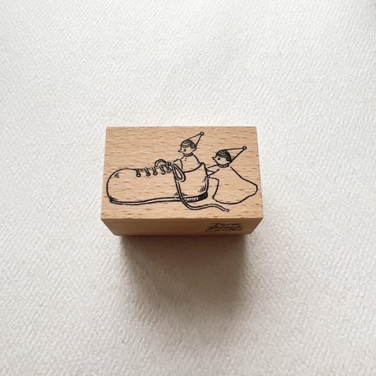 [Pre-order] 'TWO BLACK CIRCLES 2022 Vol.1' Shoe Train Stamp
